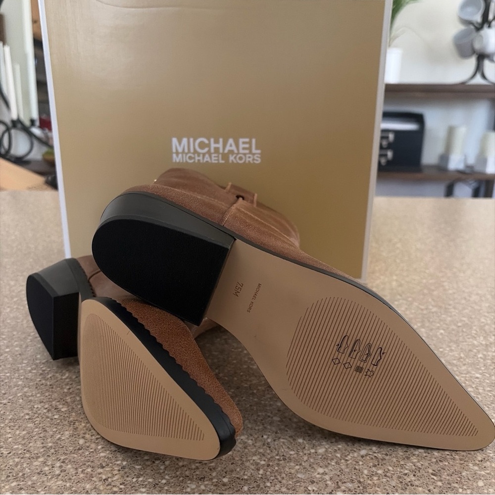Michael Kors Noemie Distressed Bombe Leather Bootie Boots Luggage Brown Size 7.5 - Picture 6 of 7